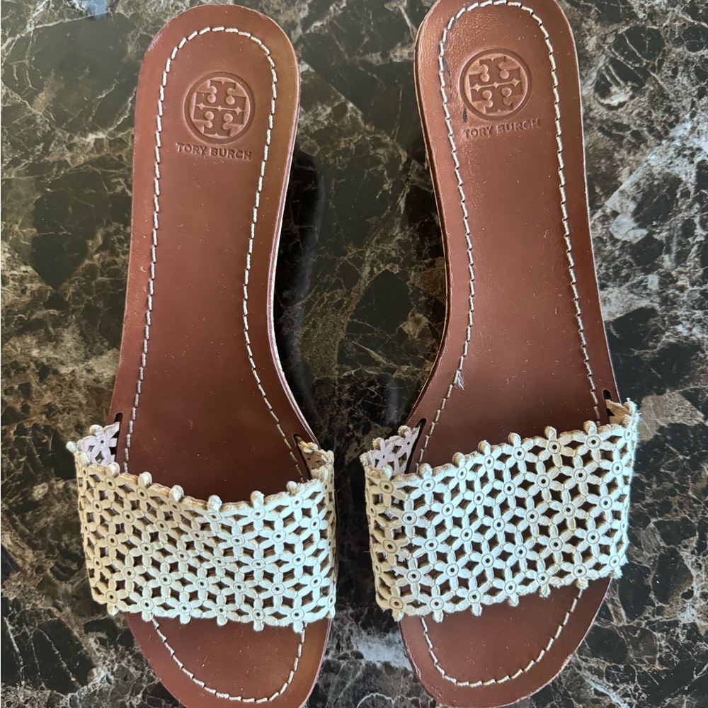 Tory Burch Sandals. Very good condition.